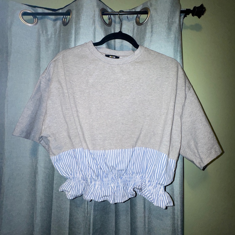 Anthropologie Maeve short-sleeve ruched top featuring a gray top blue stripe - Picture 2 of 5
